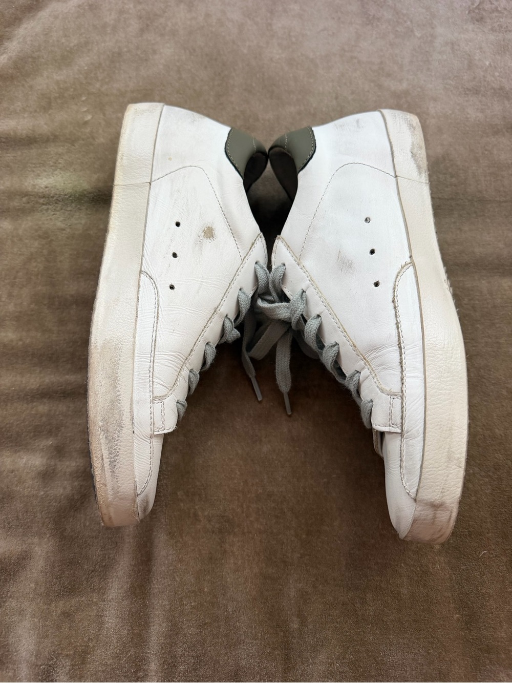Golden Goose White Leather Sneakers with Silver Glitter Star and Gray Accents - Picture 2 of 5